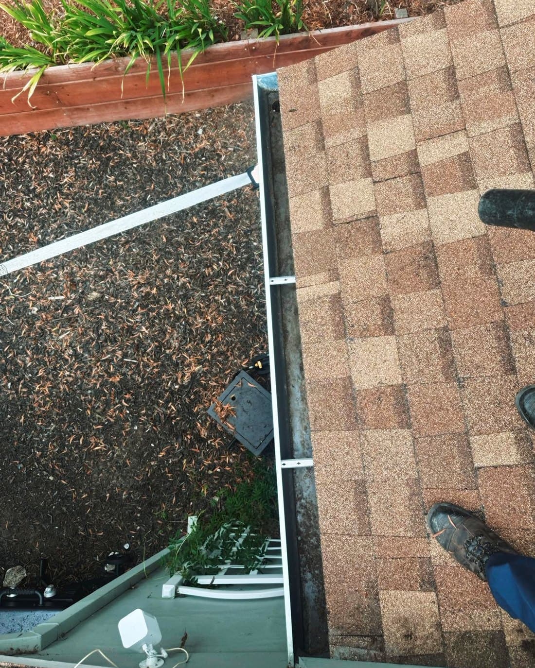 A cleared gutter run